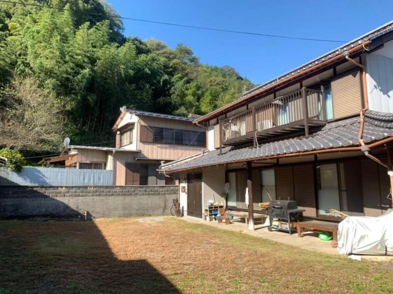 四国旅行のhub拠点 古民家ゲストハウス Heso Camp Mijoši Exteriér fotografie