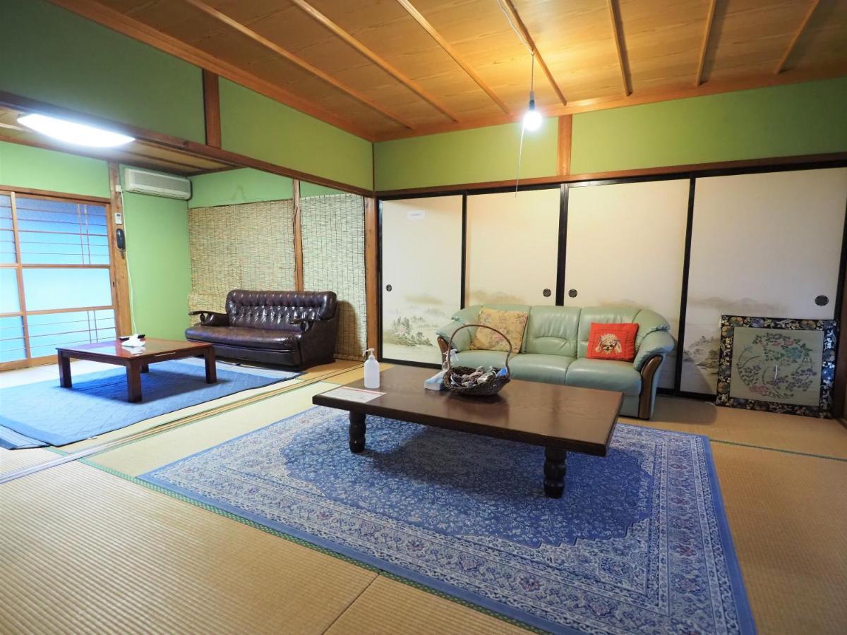 四国旅行のhub拠点 古民家ゲストハウス Heso Camp Mijoši Exteriér fotografie