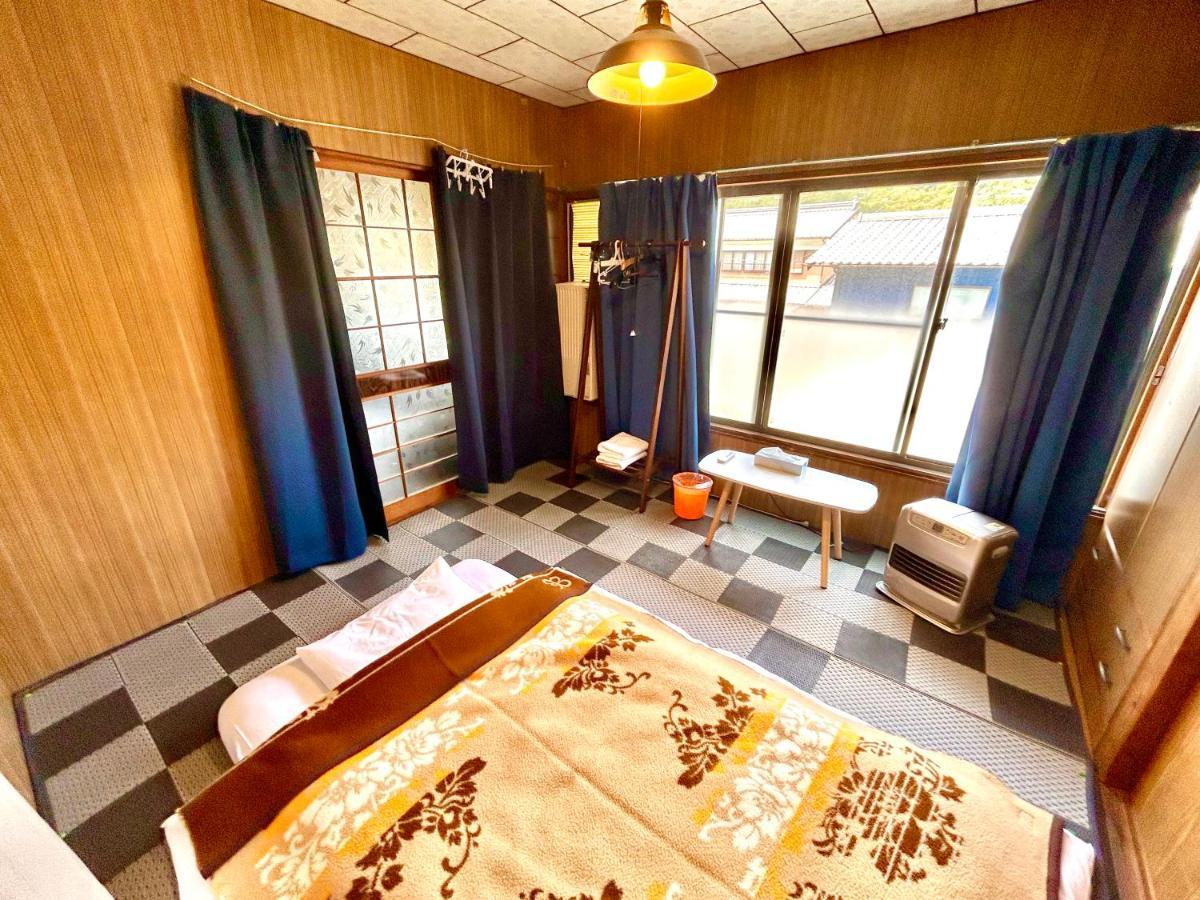 四国旅行のhub拠点 古民家ゲストハウス Heso Camp Mijoši Exteriér fotografie