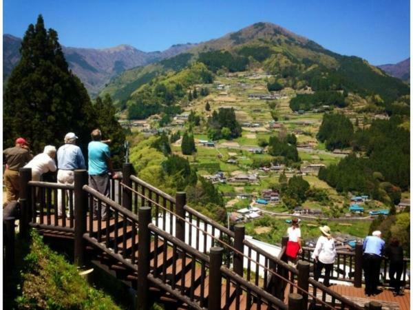 四国旅行のhub拠点 古民家ゲストハウス Heso Camp Mijoši Exteriér fotografie